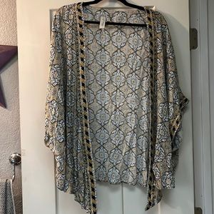 Women’s topper- Allison Joy